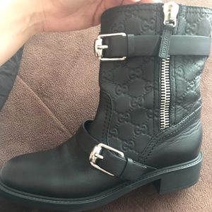 ***Gucci Boots